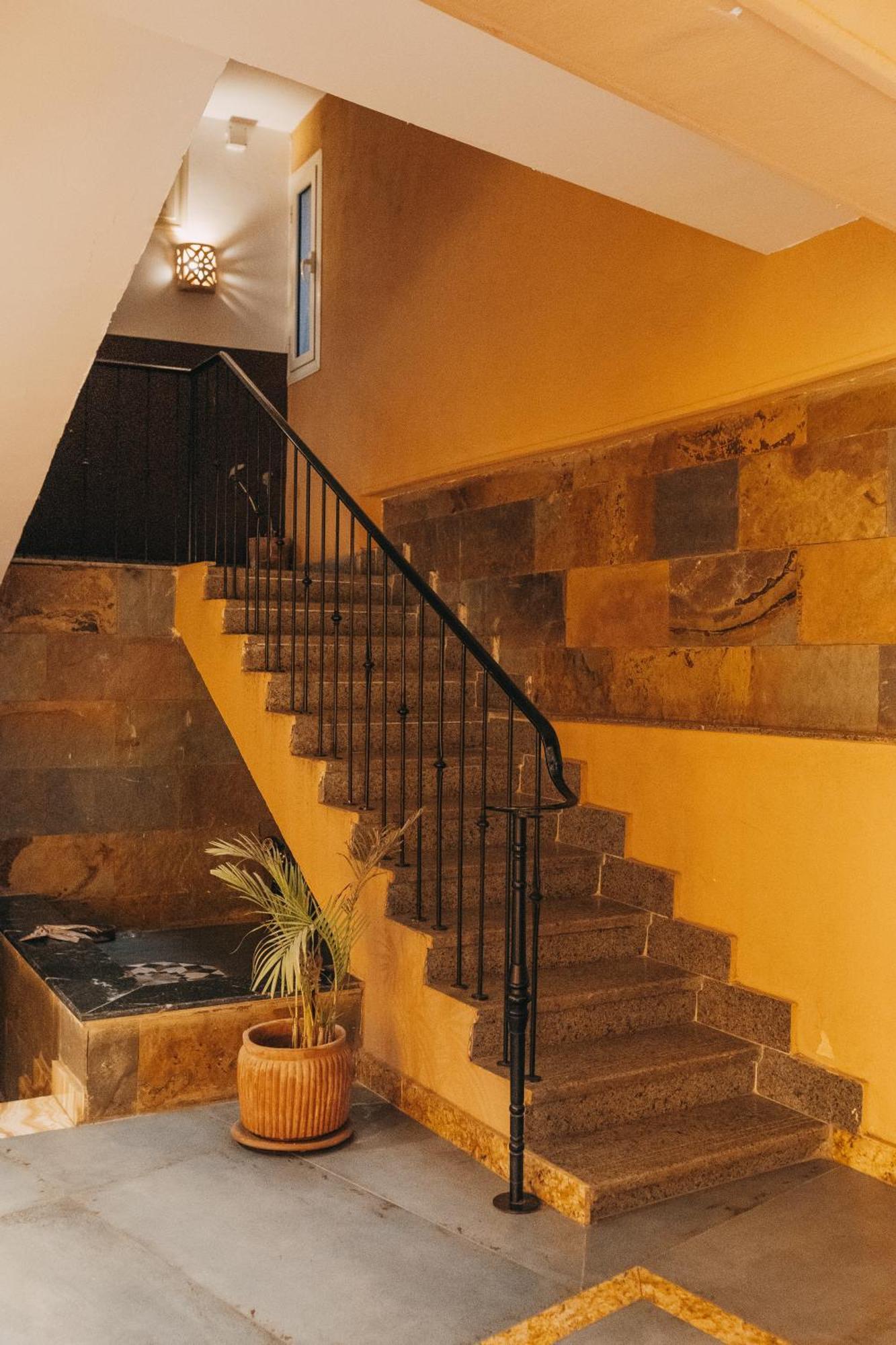 Almas Pyramids Hotel Kafrat al Jabal Exterior photo