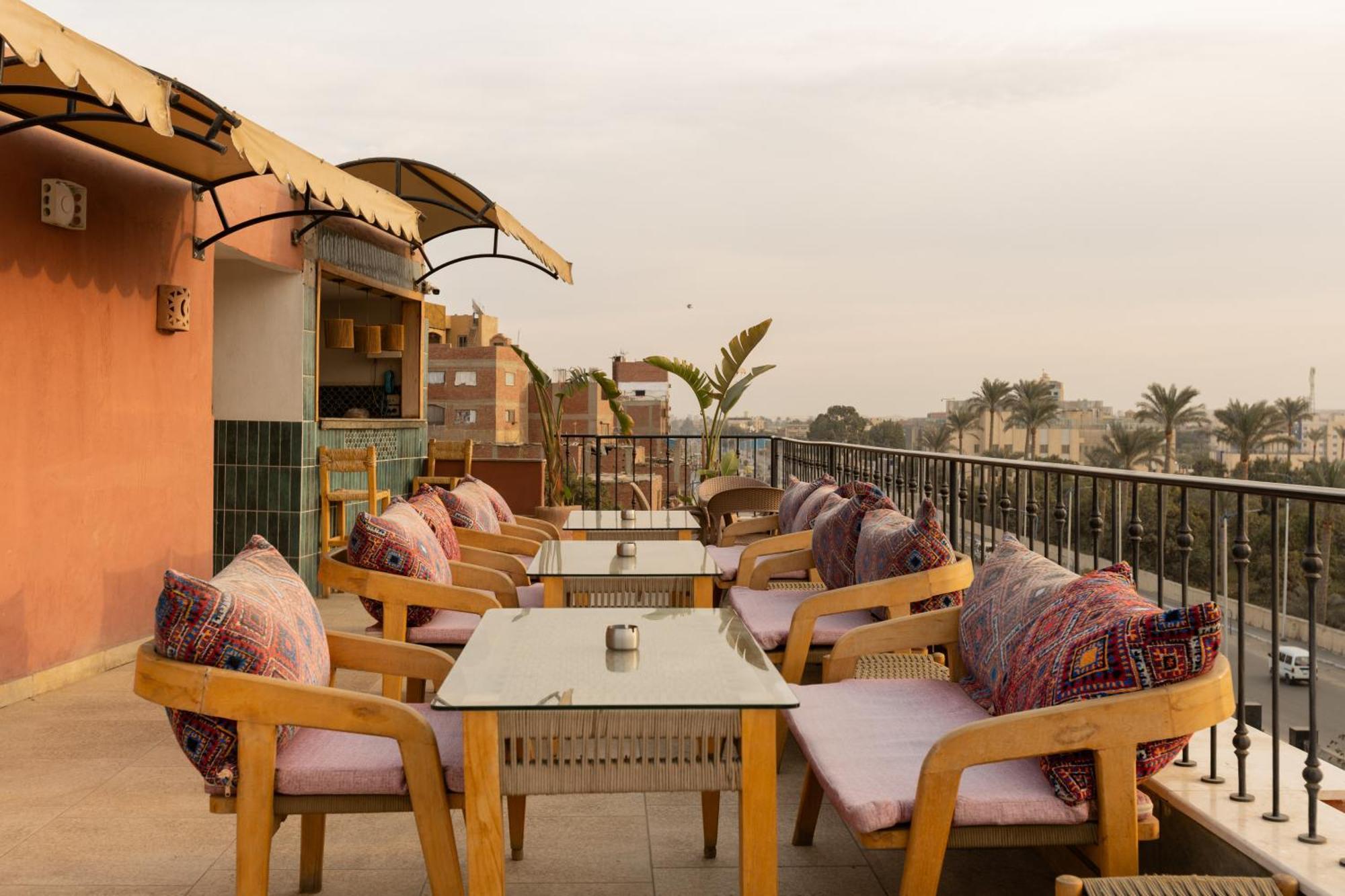 Almas Pyramids Hotel Kafrat al Jabal Exterior photo